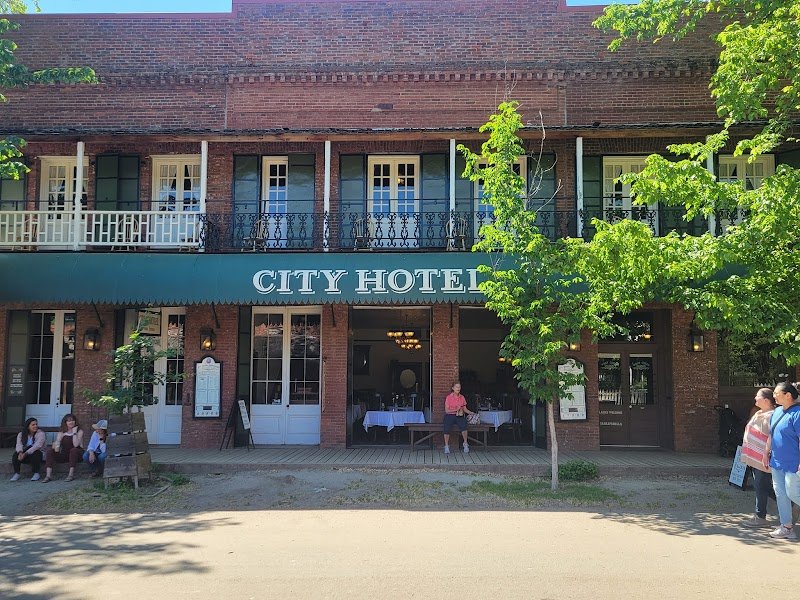 Columbia City Hotel Restaurant & What Cheer Saloon